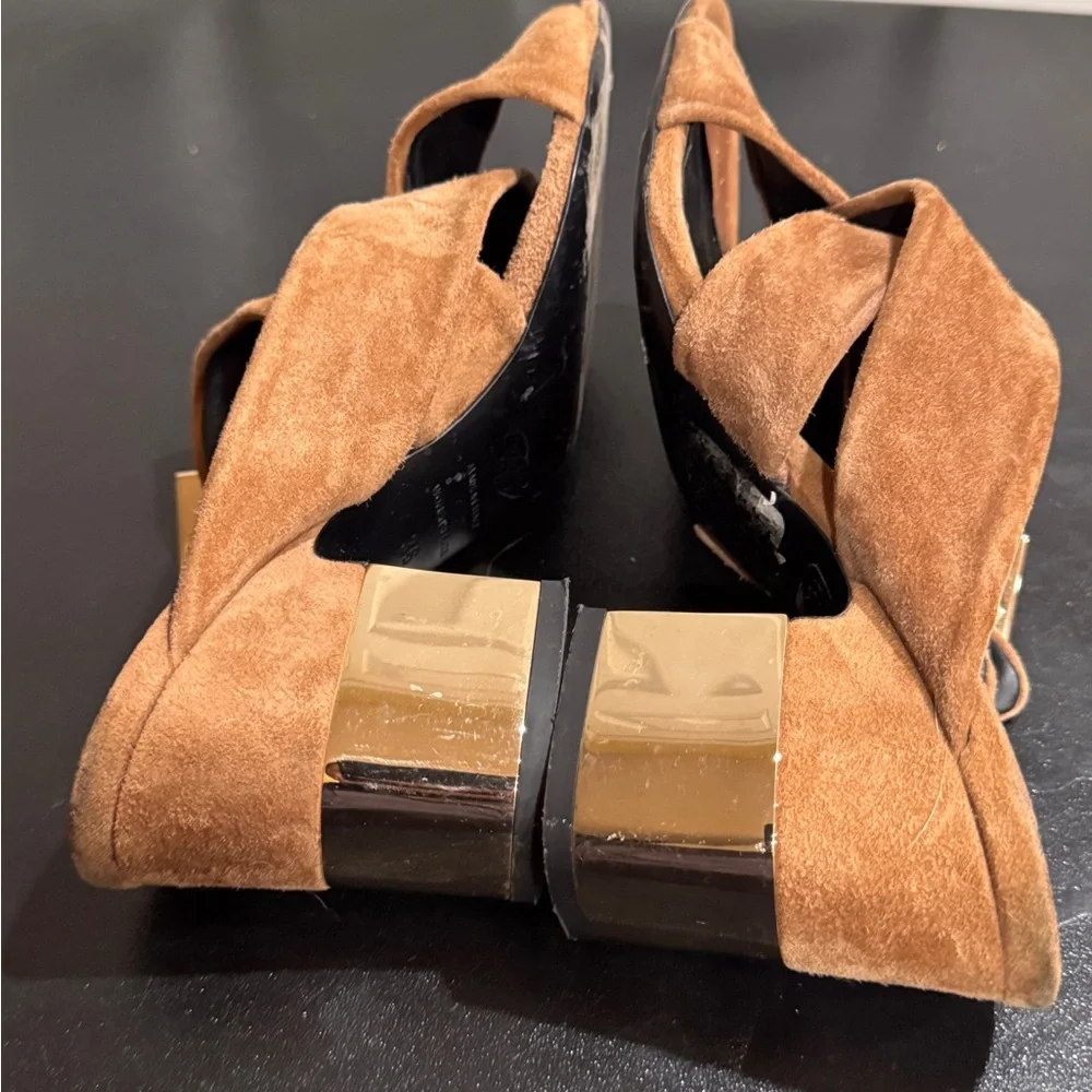 Roger Vivier chic tan